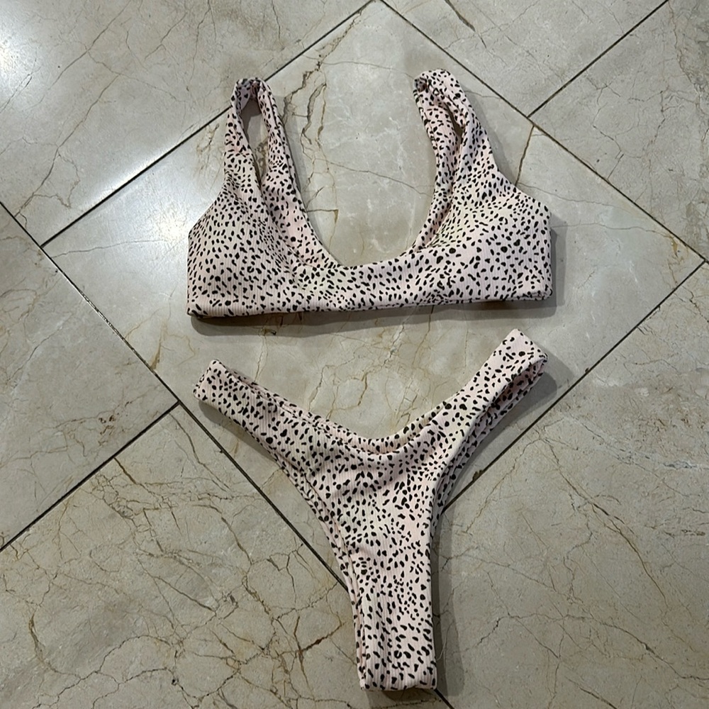 NWOT bikini. No brand tags..